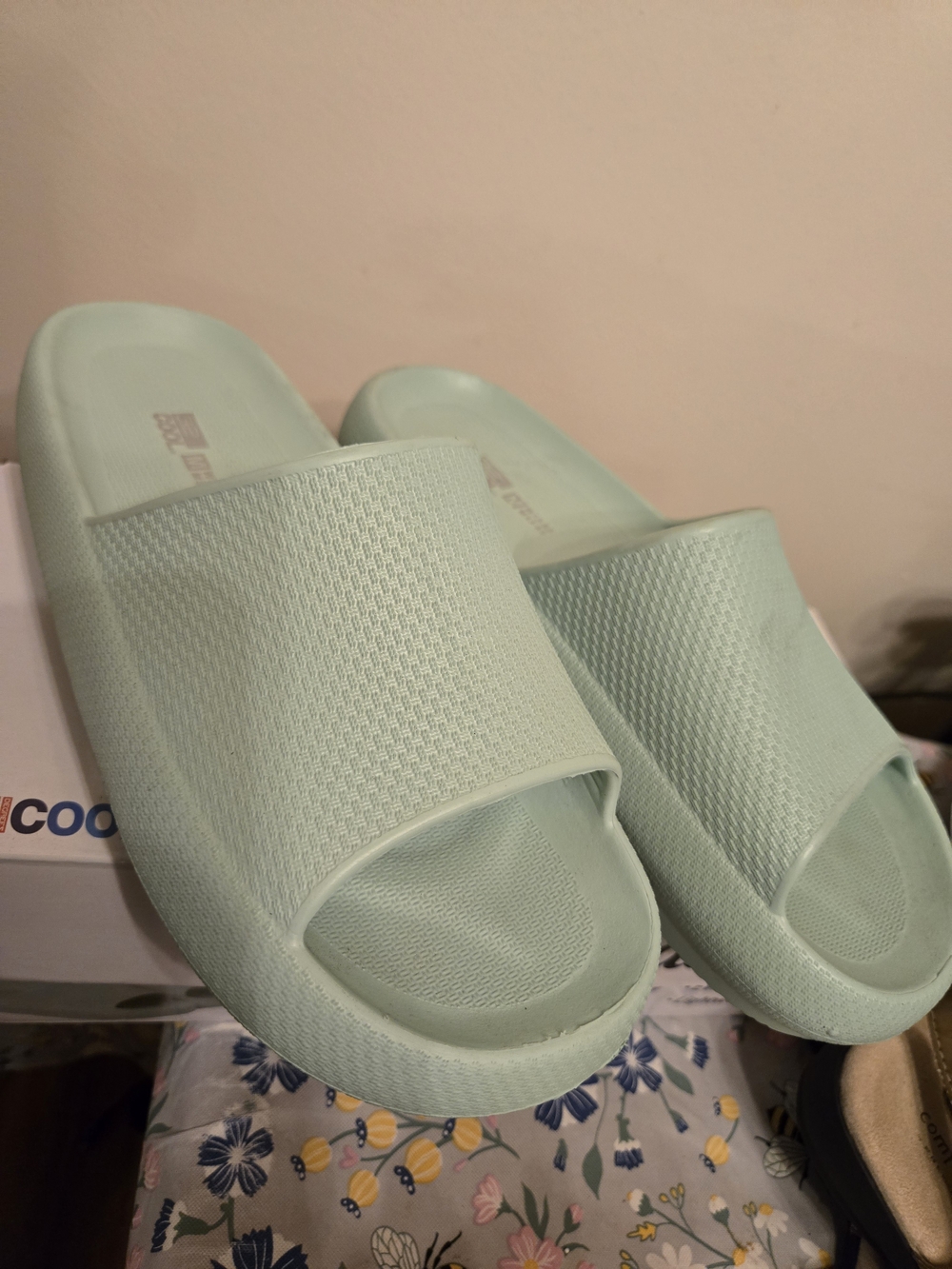 32 Degrees Mint Green Slide Sandals